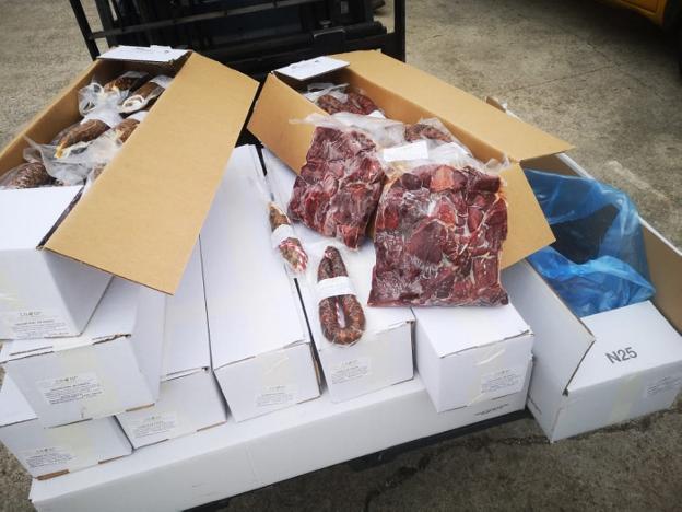 La sociedad de caza de Ezcaray dona 100 kilos de carne