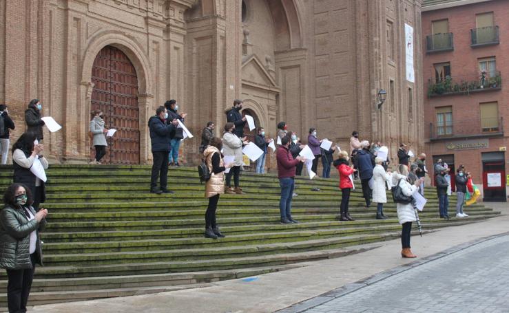 Comerciantes, Educación no reglada y hostelería protestan contra las restricciones del COVID en Alfaro