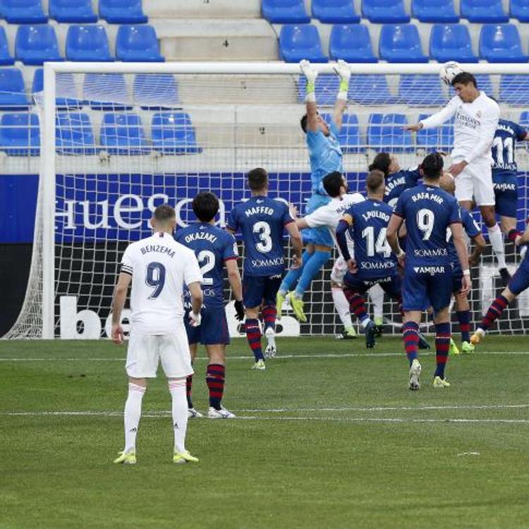 Varane rescata al Real Madrid