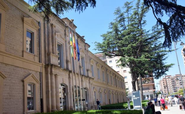 Petición de 5 años de cárcel por ocultar drogas destinadas al tráfico ilícito en un bolso