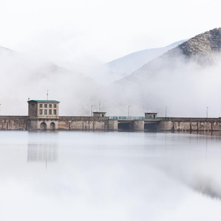 El embalse de Mansilla, casi al máximo de su capacidad por el deshielo y las lluvias