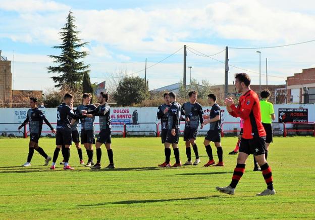 El Varea se impone en El Rollo ante un La Calzada sin suerte