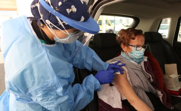 Más de 8.000 riojanos, inmunizados tras haber recibido la pauta completa de la vacuna