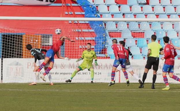 El Calahorra reclama su trono en el derbi