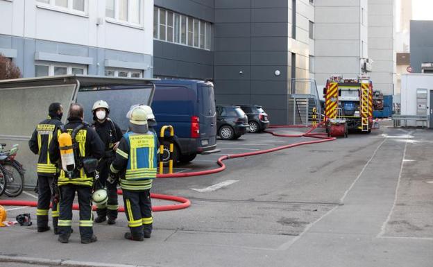 Tres heridos por la explosión de una carta bomba en la central del grupo Lidl