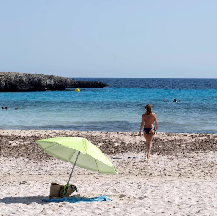 Funcas fía la recuperación económica a la marcha del turismo en verano