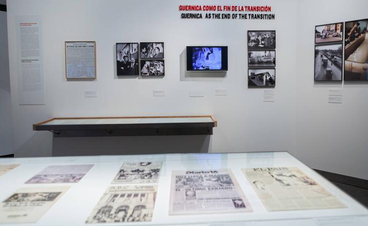 La exposición 'El viaje del Guernica' invita a seguir la trayectoria y usos de esta obra universal de Picasso