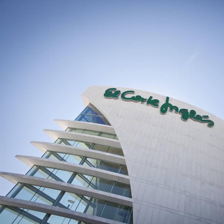 El Corte Inglés prepara un ajuste de plantilla de 3.000 trabajadores