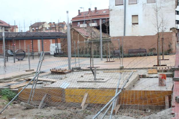 El PP de Villamediana critica la «parálisis» de las obras de la plaza de la Fuente