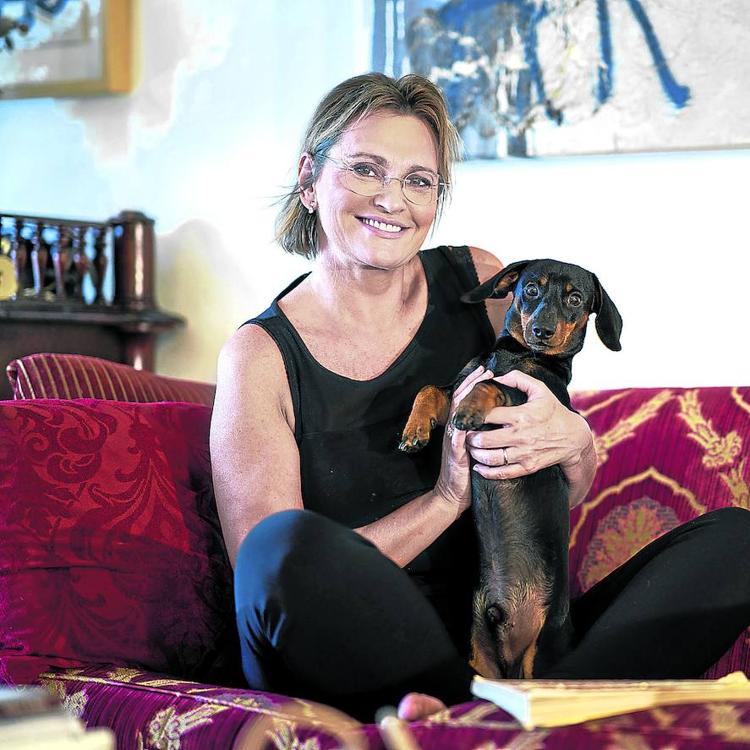 «A una mujer artista siempre le sale mal el tiro»
