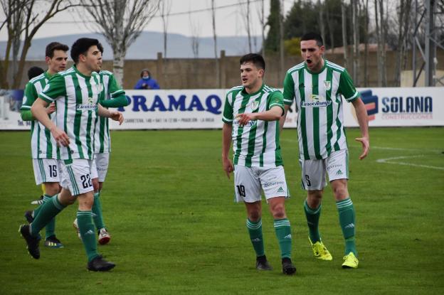 El Pradejón logra su primer triunfo de la temporada y frena la racha del Yagüe