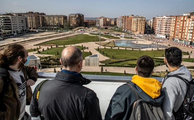 Primeros paseos por el nuevo parque del soterramiento