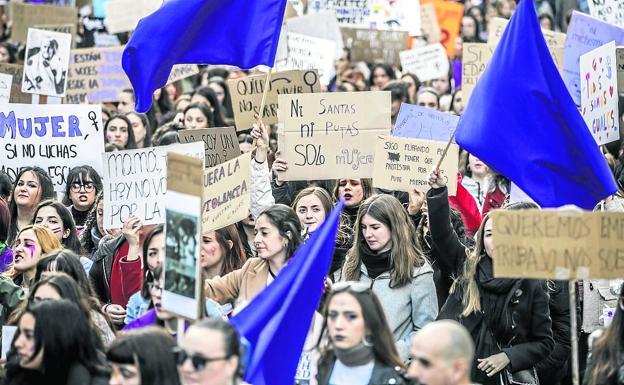 Un 8-M intimista pero igual de sonoro
