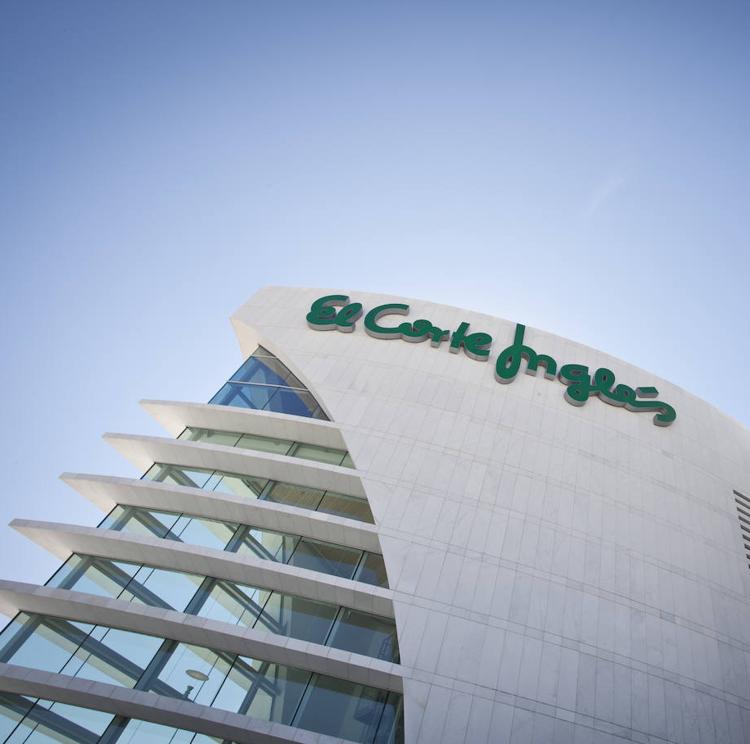 El Corte Inglés excluye a mayores de 50 del plan de salidas