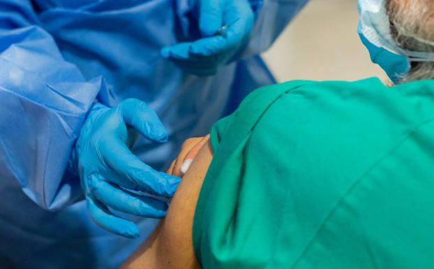 CSIF exige incluir a los trabajadores esenciales en la próxima estrategia de vacunación