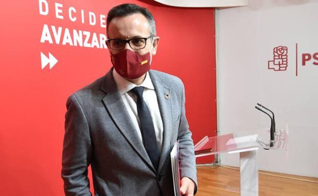 El líder del PSOE murciano se autoexcluye del futuro gobierno de coalición