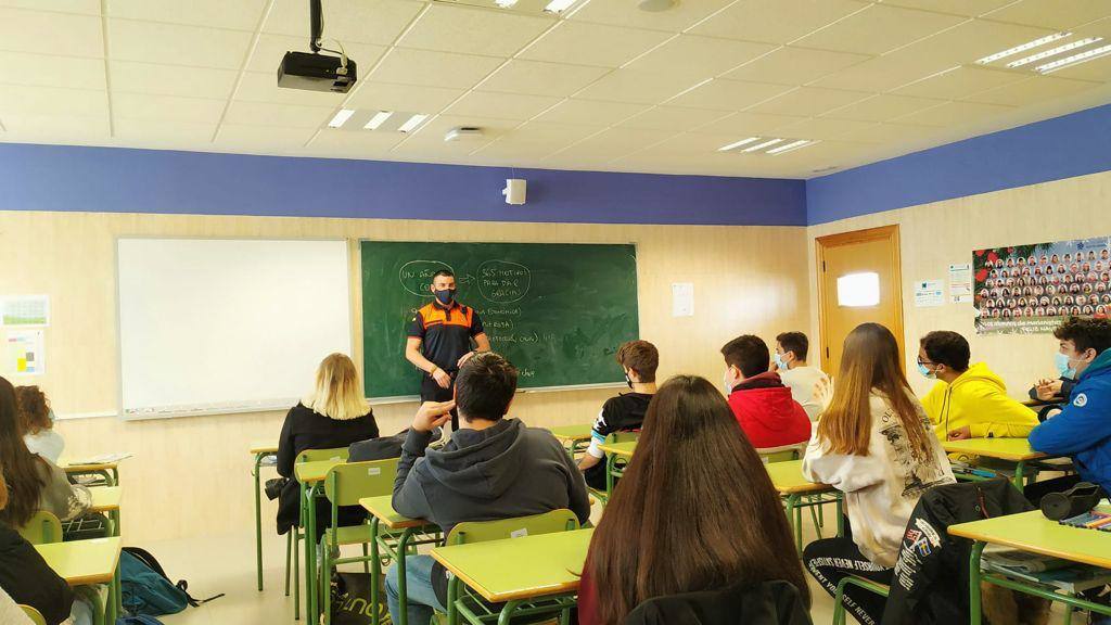 El colegio Santa María homenajea a los trabajadores de primera línea de la pandemia