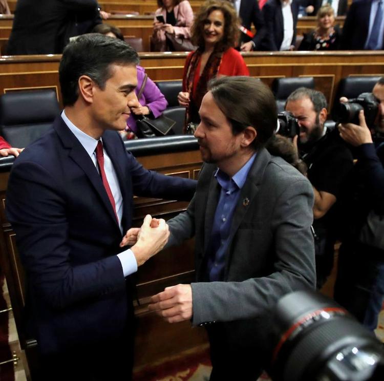 Iglesias revoluciona la legislatura con su salida del Gobierno para ser candidato en Madrid