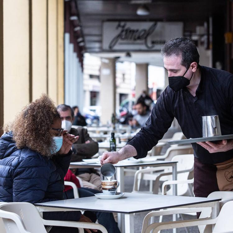 Los expertos rebajan la previsión de crecimiento para este año al 5,9%