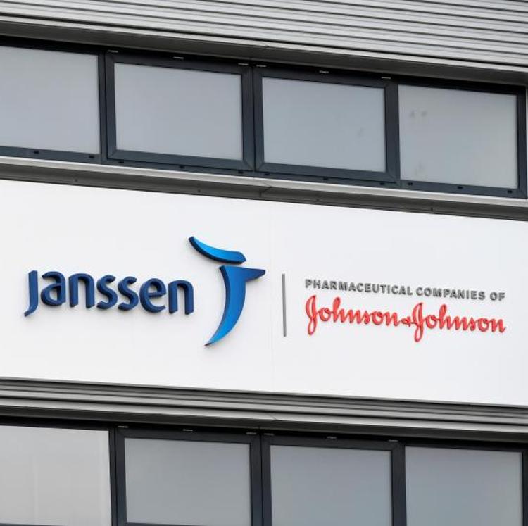 La OMS da luz verde al uso de Janssen en embarazadas y lactantes