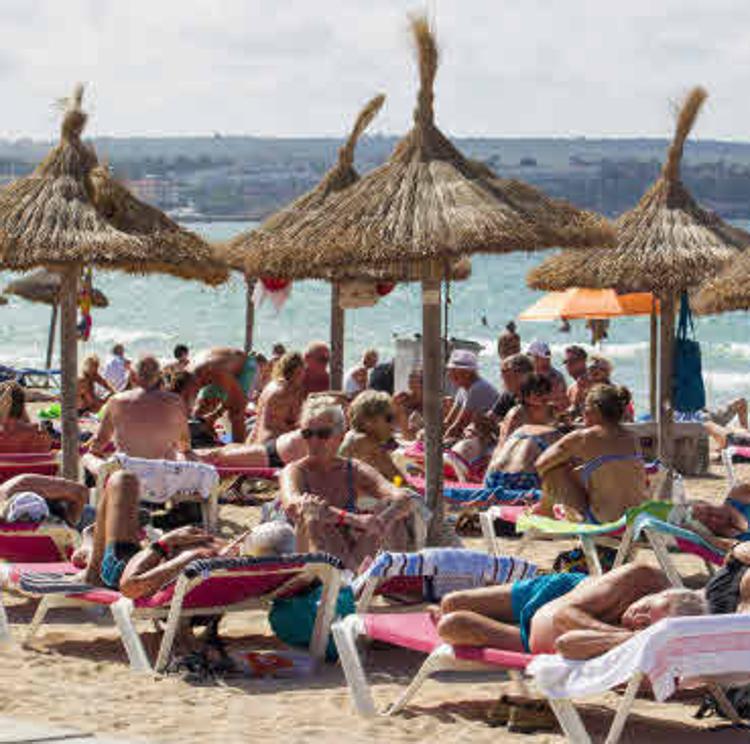 El turismo confía en un verano al 50% tras perder la Semana Santa