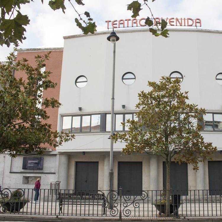 El Ayuntamiento de Santo Domingo reinicia el proceso de las obras en la cubierta del teatro