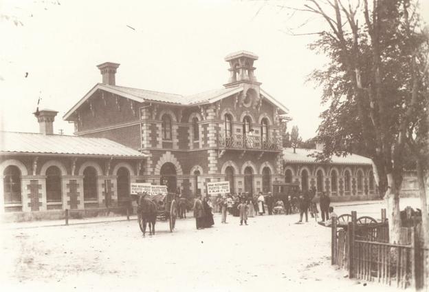 La Retina: una estación céntrica y publicitaria en 1910