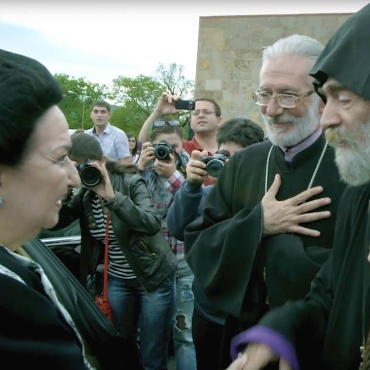 Montserrat Caballé regresa desde Armenia