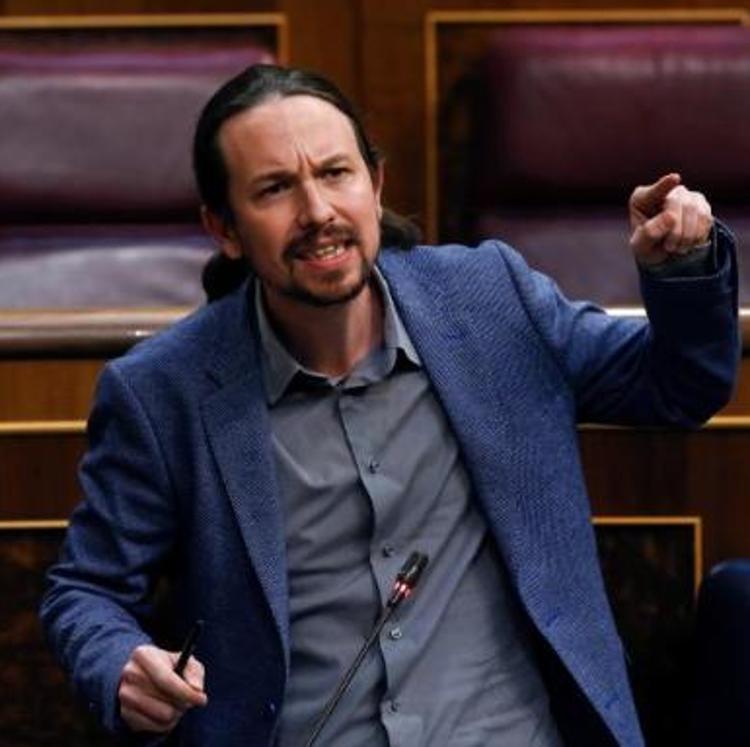 Pablo Iglesias renuncia a su acta de diputado