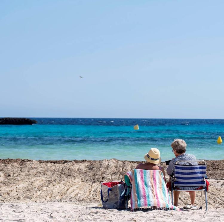 Los españoles apostaron por turismo nacional, pero viajaron la mitad que en 2019