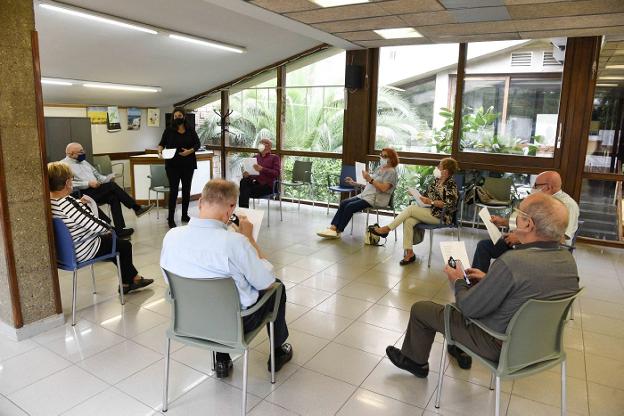 La Fundación 'la Caixa' convoca de nuevo el 'Concurso de relatos escritos por mayores'