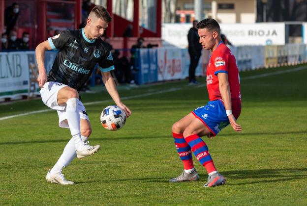 El camino al ascenso exige remontar al Calahorra y a la SD Logroñés