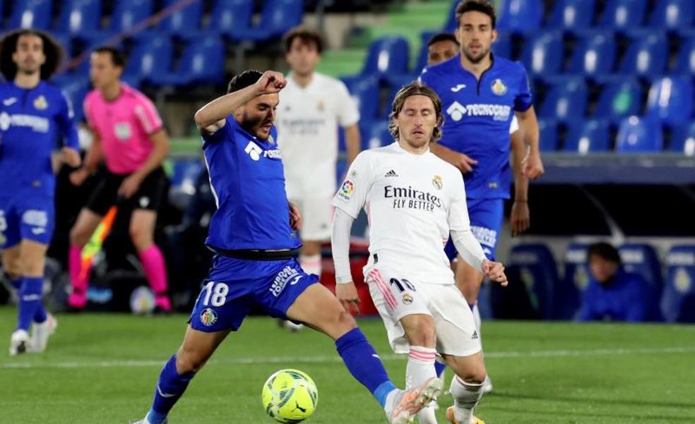 Frenazo a la escalada de un Real Madrid exangüe