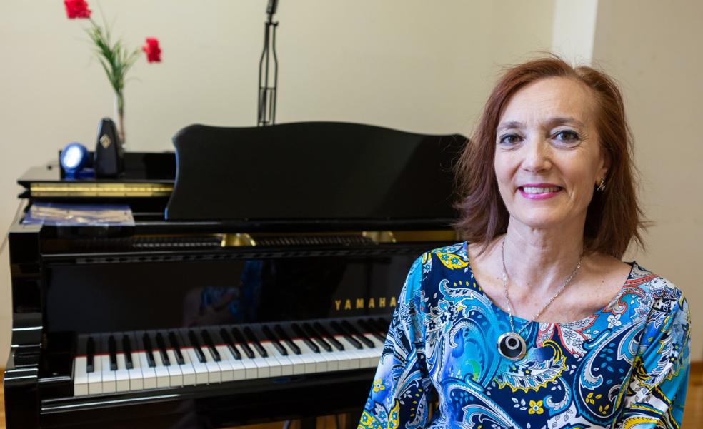 «He sido feliz impartiendo clases de piano 40 años en el Conservatorio»