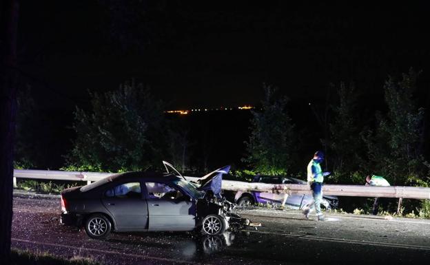 Dos riojanas fallecen tras una colisión frontal en la N-111 en el término de Viana