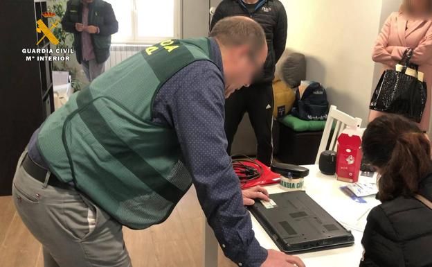 25 detenidos en La Rioja por abusar de dos niños con los que contactaban en una web de citas