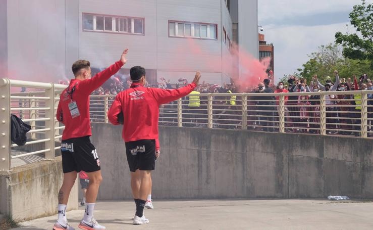 La afición de la UD Logroñés recibe al equipo