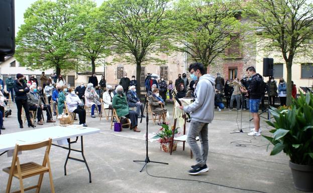 A mayor gloria de nuestro primer poeta en lengua castellana