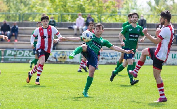 Un gol en propia puerta da el liderato al Berceo