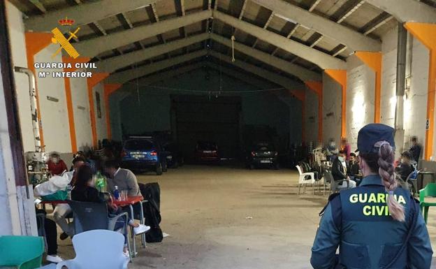 Disuelta por segunda vez una fiesta con 49 personas en una nave agrícola de Villamediana