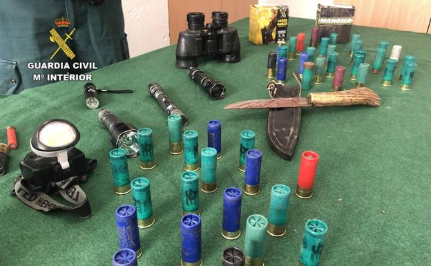 Un cazador furtivo, sorprendido durante un control en el peaje de la autopista en Calahorra