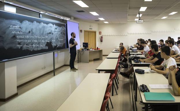 La CSIF insiste en la necesidad de vacunar a todo el personal de la UR frente al COVID