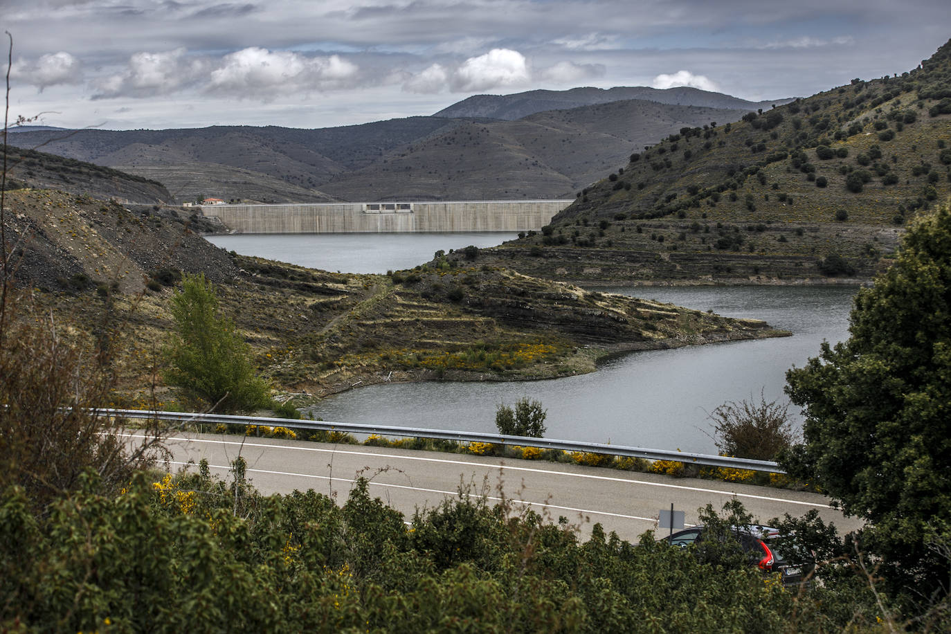 Visita al embalse de Enciso que podría estar lleno a finales del 2022