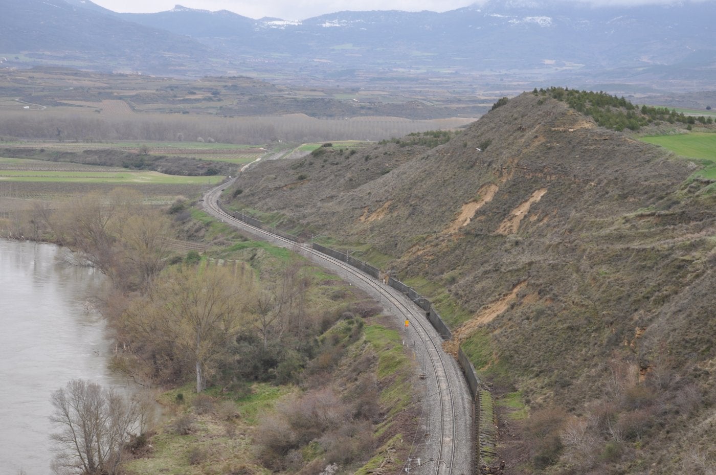 Las cooperativas agrarias rechazan el nuevo trazado ferroviario de La Rioja Alta