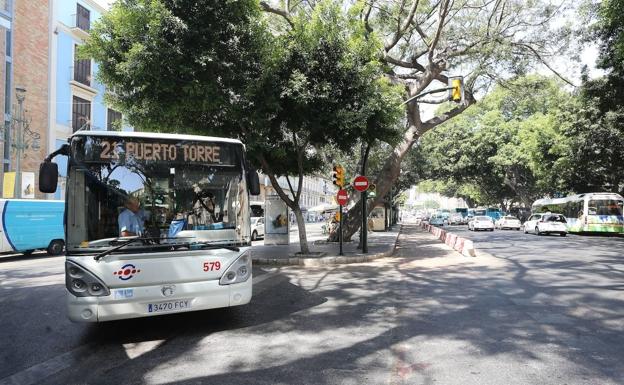 Apuñala a una mujer en un autobús en Málaga por criticar su perfume