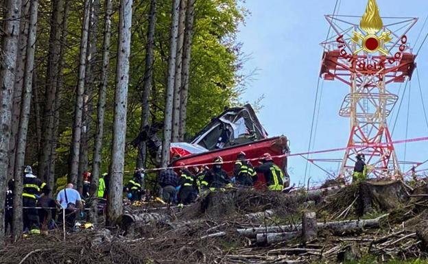 14 muertos al desplomarse un teleférico en Italia