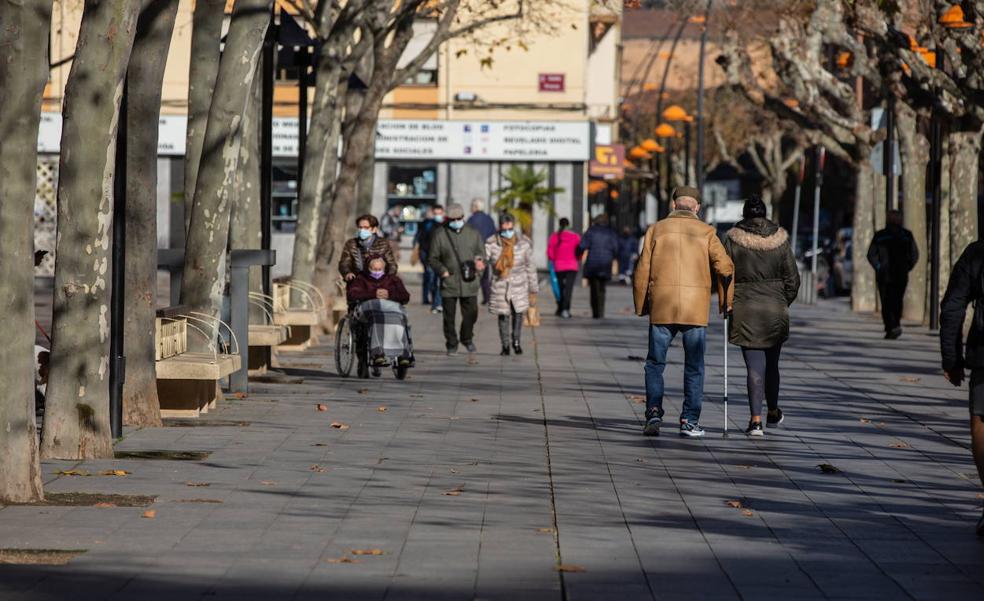 Los indicadores epidemiológicos mejoran ligeramente, pero aumentan los casos activos y los ingresos por COVID