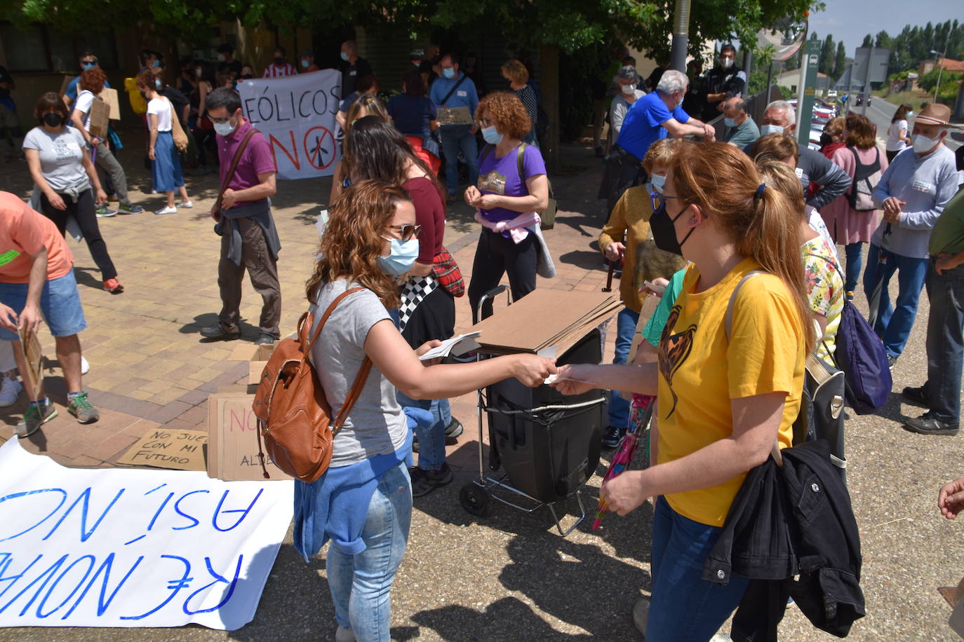 Marcha contra los 'gigantes' en el valle de Ocón