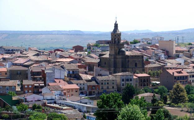 Tres heridos en una colisión frontal entre un turismo y una furgoneta en la N-232 en San Asensio