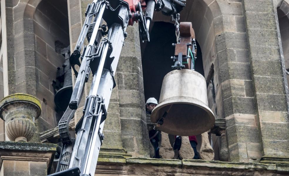 Las campanas vuelven a su sitio en Grañón